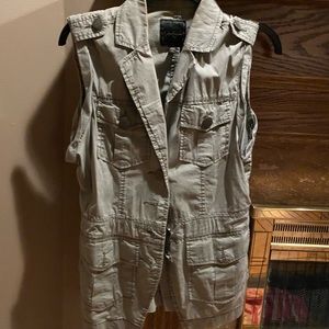 Jessica Simpson sleeveless jacket